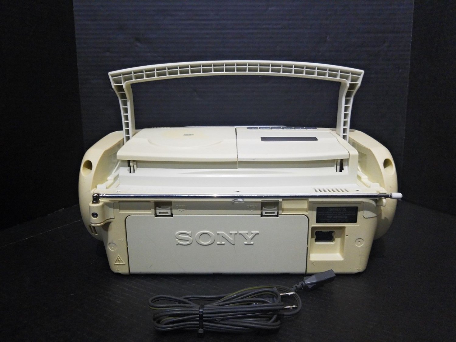 Sony CFDV17 CD Radio Cassette Boombox w/ Power Cord Loud Mega Bass