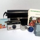 Vintage Kodak Instamatic 124 Film Camera and 3+ Flash Bulbs NO FILM - Vintage