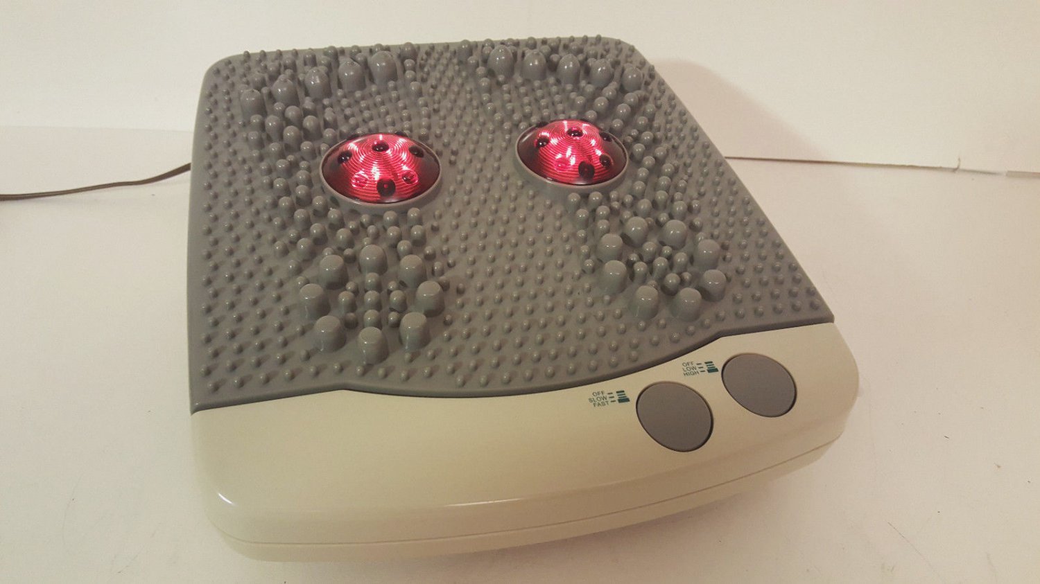 DELUXE VIBRATING ELECTRIC FOOT MASSAGER With Infrared Heat, Model YS322
