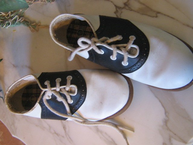 Vintage Saddle Shoes Black White Oxfords Childrens size 1 girls