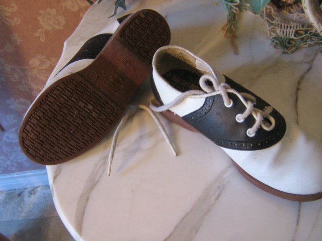 Vintage Saddle Shoes Black White Oxfords Childrens size 1 girls