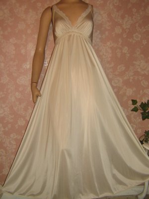 sold Olga Nightgown Vintage Style 9633 S M Bridal White Long Full Sweep