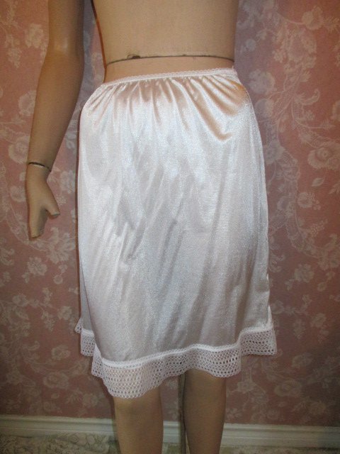 Vintage Half Slip White Wide Lace Hemline M med L large Tall Openwork Lace