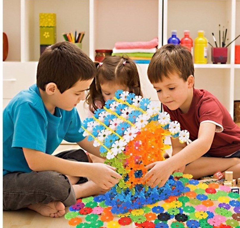 300 pcs Kid Baby Cute Snowflake Creative Building Blocks Educational Toys 2017