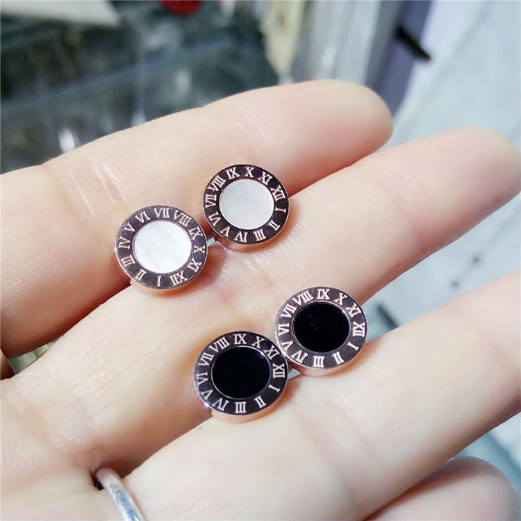 Anti Allergy Stainless Steel Stud Earrings Never Fade Roman Numerals Woman Ear