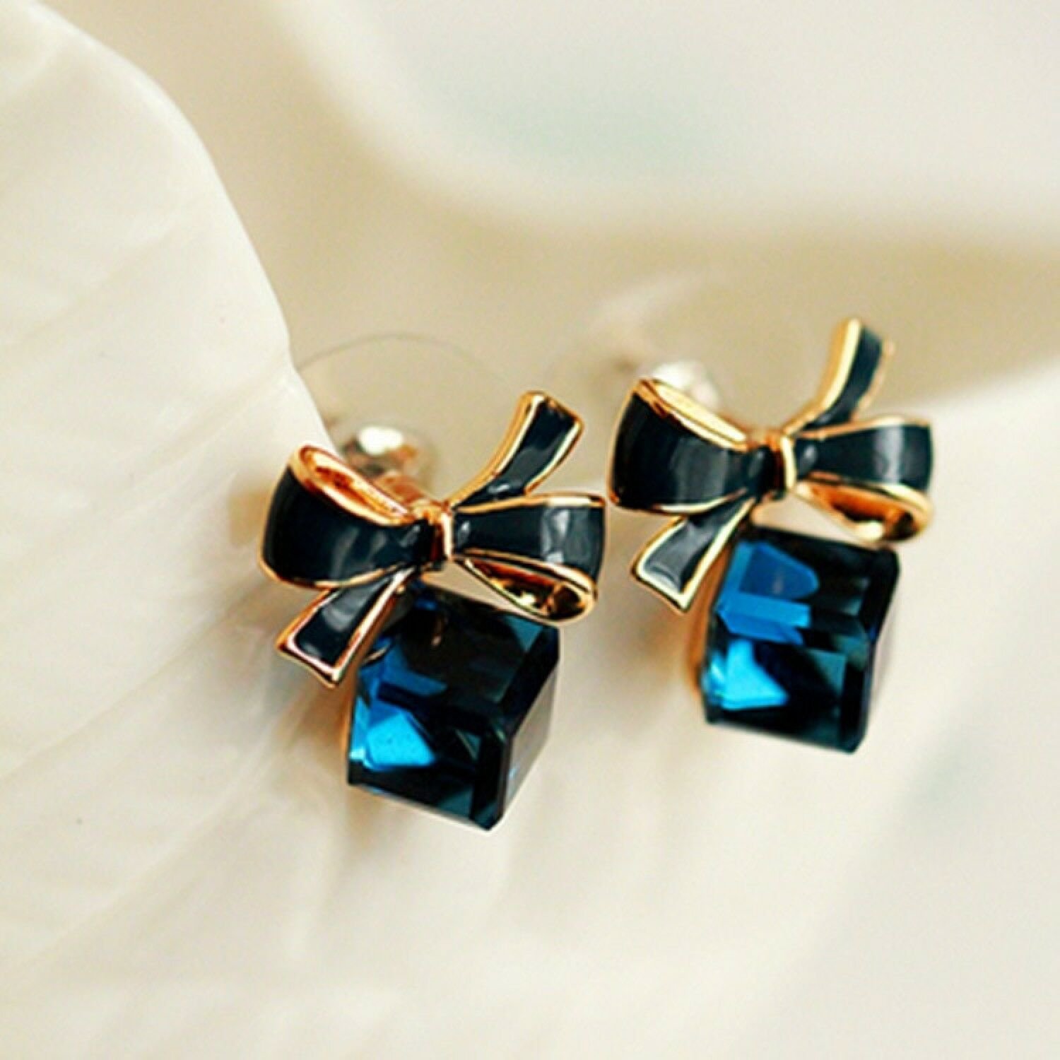 High Quality Fashion 2018 Chic Shimmer bow knot Cubic Green Blue Crystal Earring