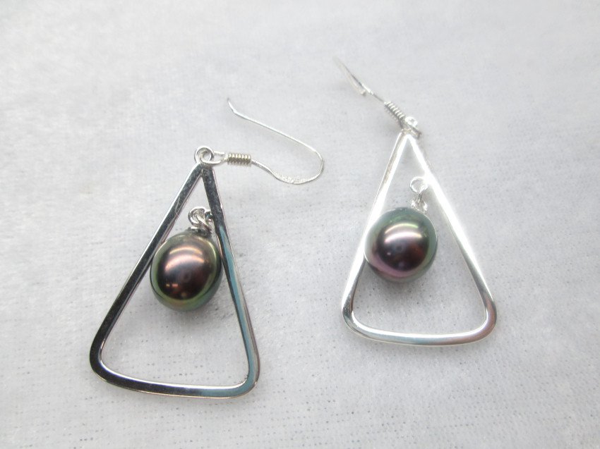 single freshwater drop pearl silver earring in triangle design,00411DM