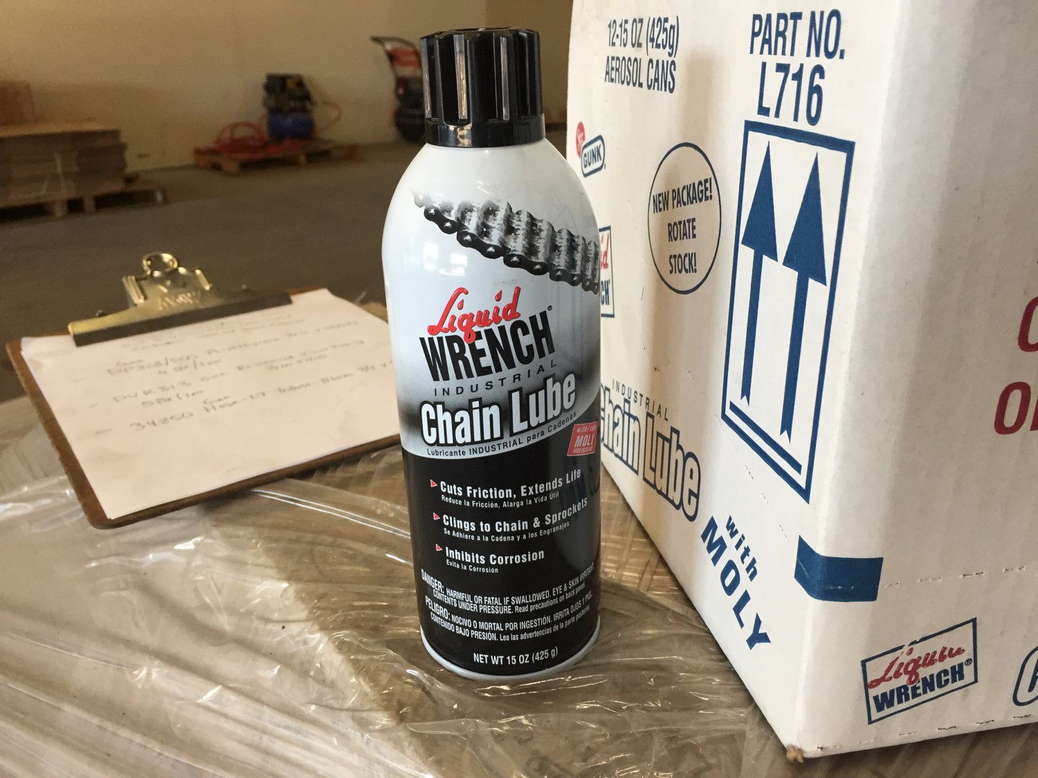 L716 Gunk Liquid Wrench Industrial Chain Lube Aerosol Cans