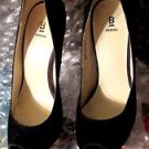 BAKER STILETTOS BLACK SUEDE WITH CHECKERBOARD HEELS OPEN-TOED PUMPS SIZE 9M