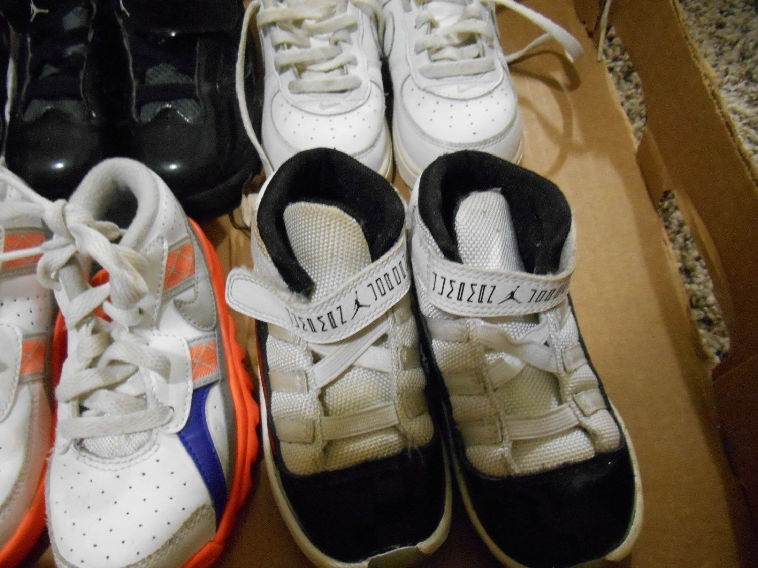 size 8c soccer shoes