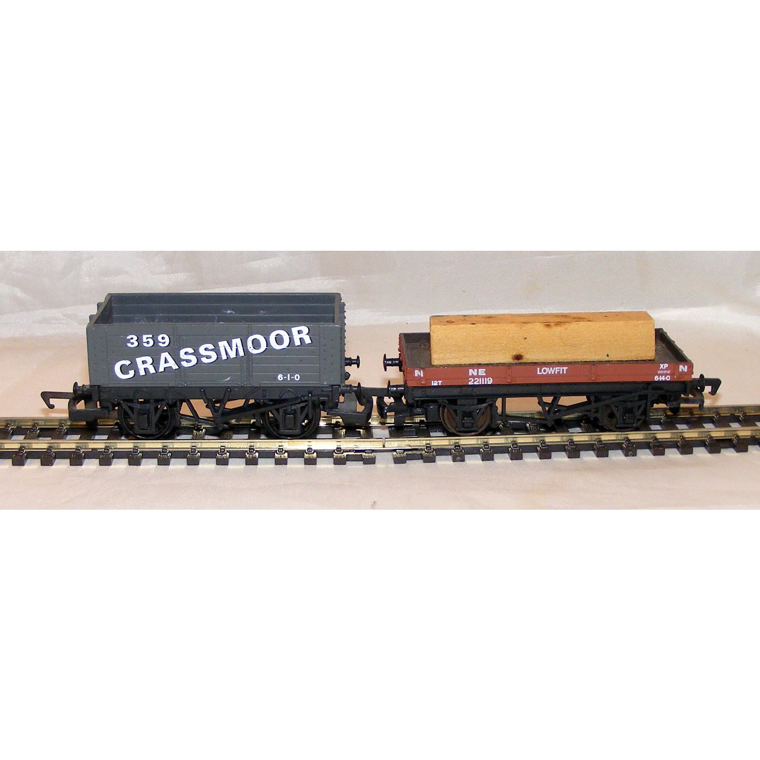 OO Gauge Private Owner Coal Wagon and 12 Ton Lowfit Wagon with Load for
