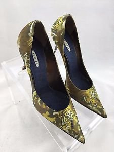 LE SILLA OLIVE GREEN BEADED SATIN TIGER PRINT POINTED PUMPS SIZE 38.5 RET $500