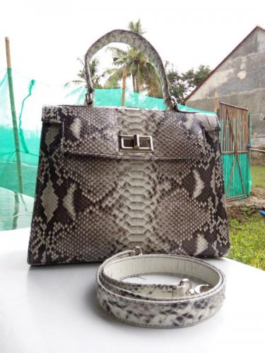 HANDBAG MODEL KELLY ORIGINAL COLOUR