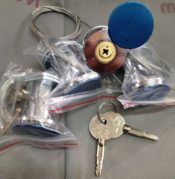 35-45mm Garage Door Lock Rolling Shutter Emergency Gate Latch Cobber Lock 2 Keys
