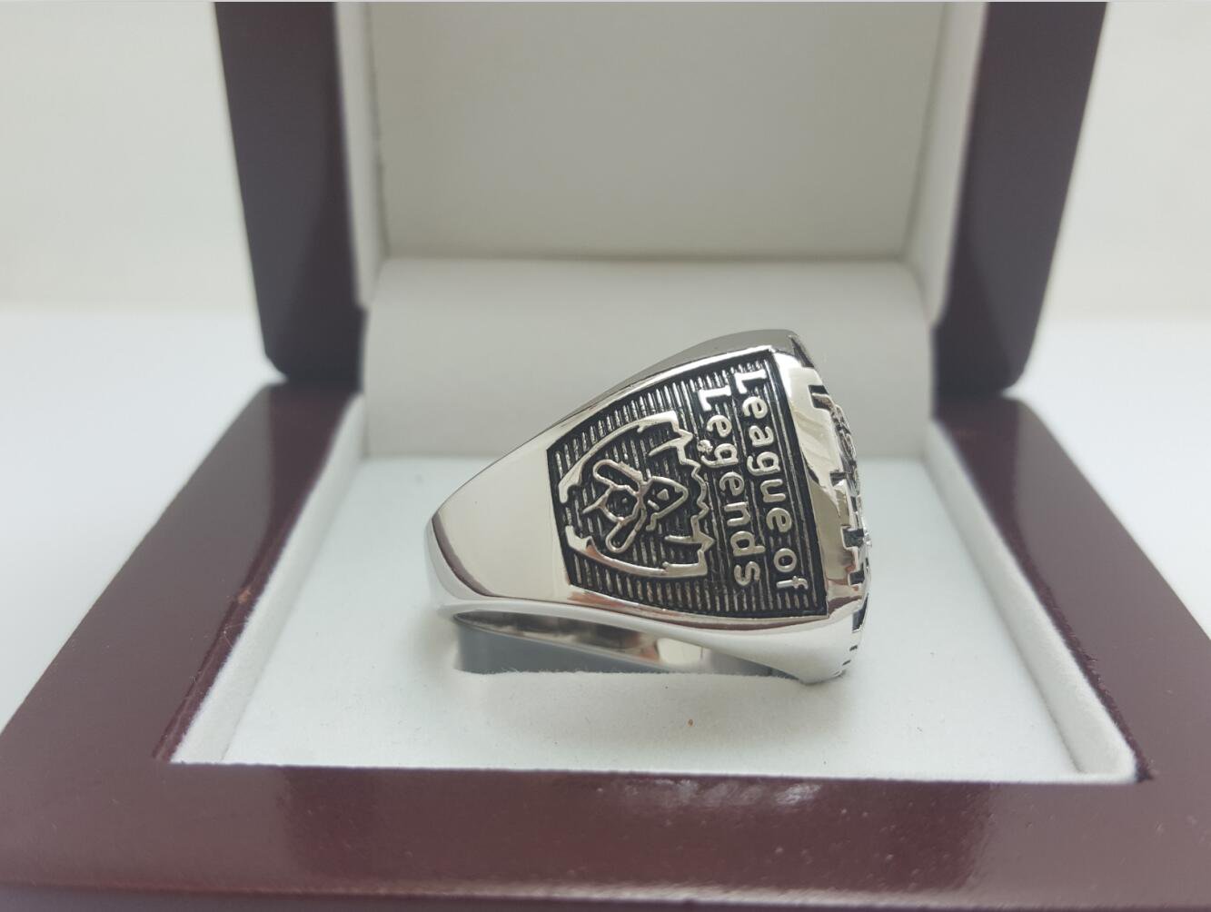 2016 LOL League of legends T1 S6 championship ring for SKT with wooden ...