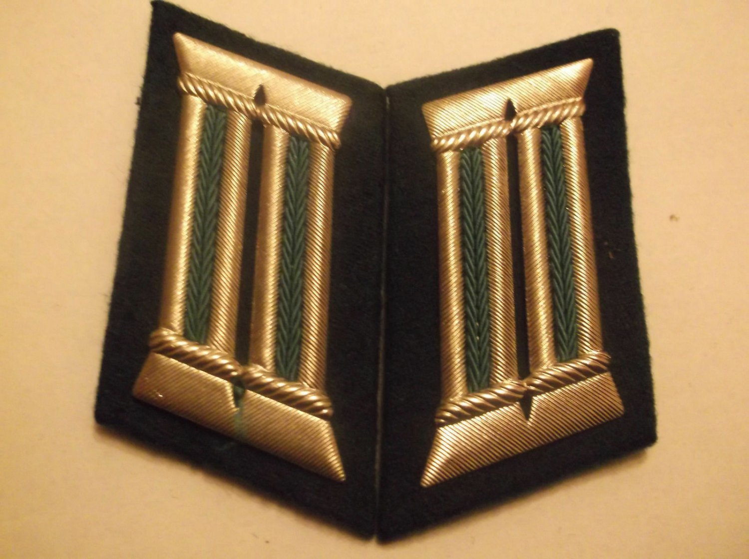 EAST GERMAN VOPO POLICE OFFICER COLLAR TABS