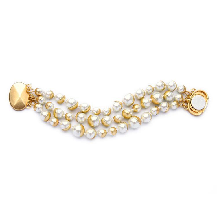 Multi-layers Alloy Pearls Hand Catenary Girls Fashion Temperament bracelet