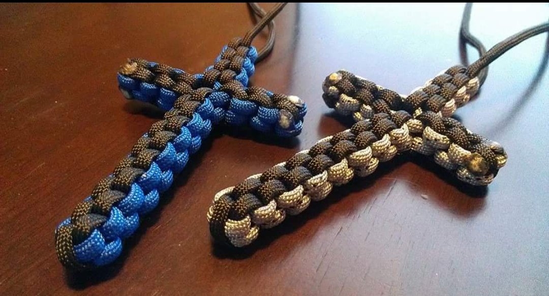 Paracord crosses