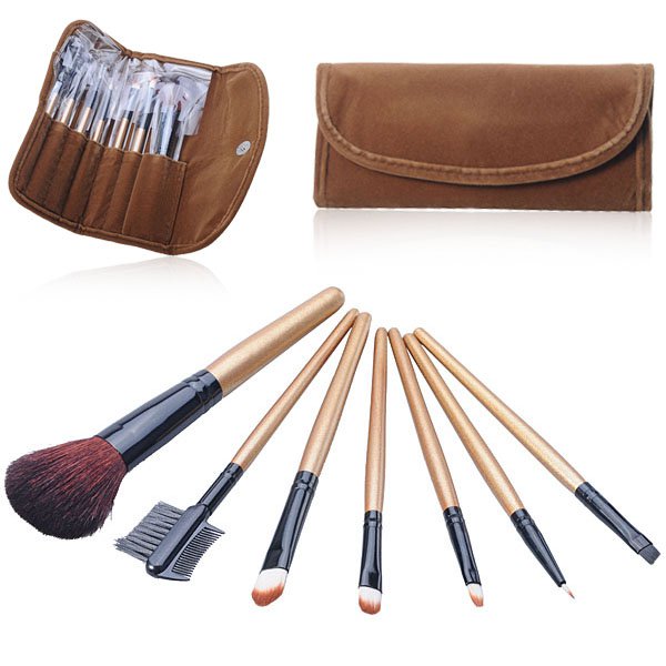 7 pcs Makeup Brushes Set Tools Pro Foundation Eye shadow Eyeliner Superior Soft with a Carry bag