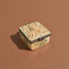 LOVELY HANDCARVED BOVINE BONE SCRIMSHAW PILL TRINKET BOX WITH CARVED OCTOPUS CO3
