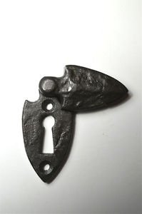 BEATEN STYLE CAST IRON GOTHIC SHIELD DOOR KEYHOLE ESCUTCHEON PLATE CR3