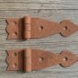 A pair of antique style rusty iron hinges box hinge trunk chest door NJ1