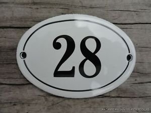 SMALL ANTIQUE STYLE ENAMEL DOOR NUMBER 28 SIGN PLAQUE HOUSE NUMBER FURNITURESIGN