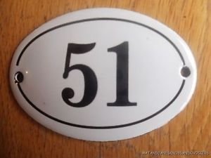 SMALL ANTIQUE STYLE ENAMEL DOOR NUMBER 51 SIGN PLAQUE HOUSE NUMBER FURNITURESIGN