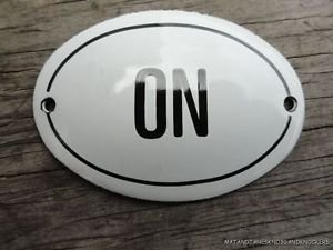 SMALL ANTIQUE STYLE ENAMEL WALL ON SIGN PLAQUE SIGN LIGHT POWER