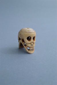 ANTIQUED DOUBLE SIDED BOVINE BONE HUMAN SKULL PENDANT BEAD SKULL NECKLACE ABS