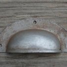 AN ANTIQUE PRESSED AGED STEEL DRAWER HANDLE FILING INDUSTRIAL DRAWER PULL CB21