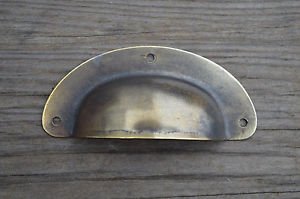 A  ANTIQUE PRESSED AGED BRASS DRAWER HANDLE FILING INDUSTRIAL PULL 3 INCH CB22
