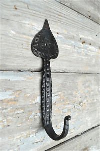 BEAUTIFUL LARGE SPADE TOP HAMMERED WROUGHT IRON COAT HOOK WALL HOOK ST1