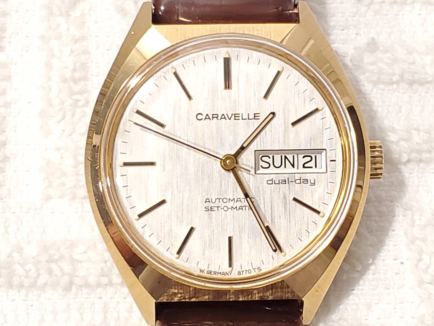 Vintage Caravelle by Bulova Men's Automatic Day Date Watch Gold Plated Seventeen Jewels