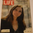 Life Magazine May 2, 1969 Judy Collins Cornell Guns on Campus