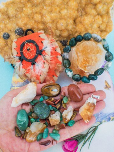 Prosperity Crystal Healing Pouch With Moss Agate Bracelet + Citrine Pendant