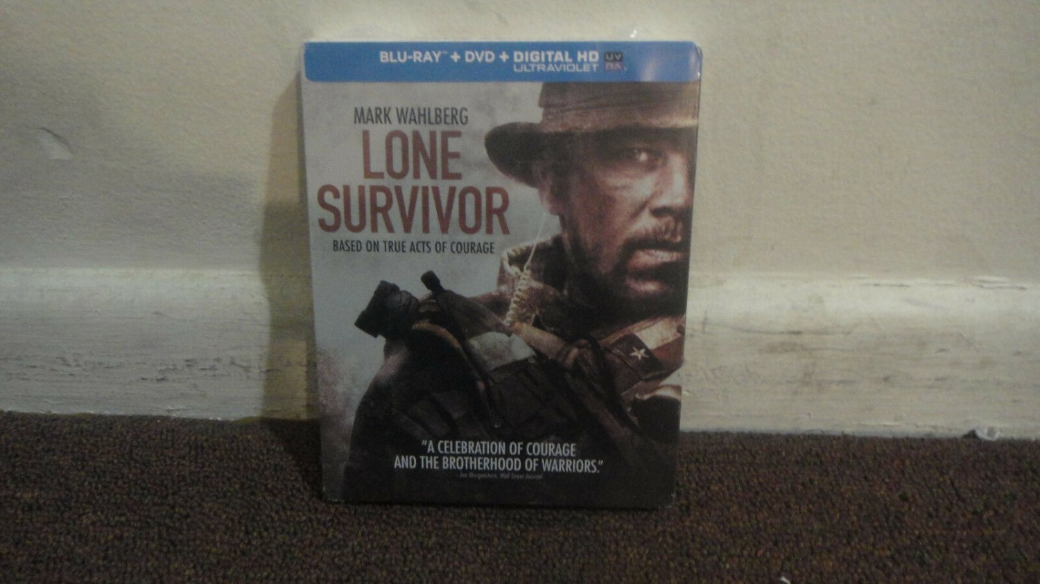 LONE SURVIVOR STEELBOOK BLU RAY+DVD+UV, TARGET EXCLUSIVE MARK WAHLBERG..SEALED.!