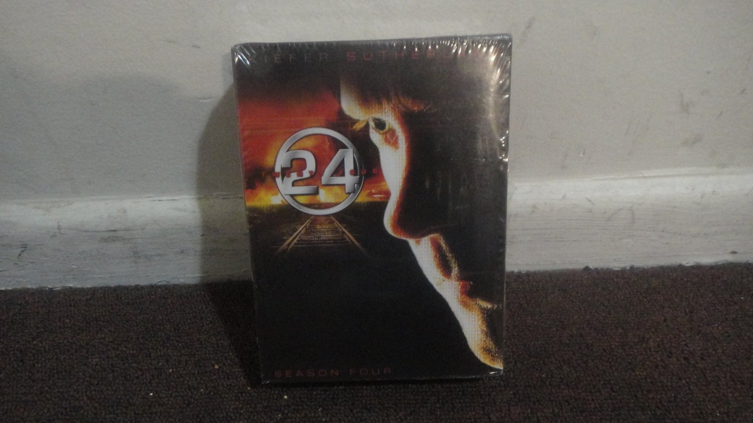 24 - Fox TV show Season Four, 4 (DVD) w/Kiefer Sutherland, 7 disk set.Like new..LooK!!!