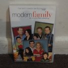 Modern family - DVD SET: The Complete 1st Season, Season 1, Nice & Used... LOOK!!