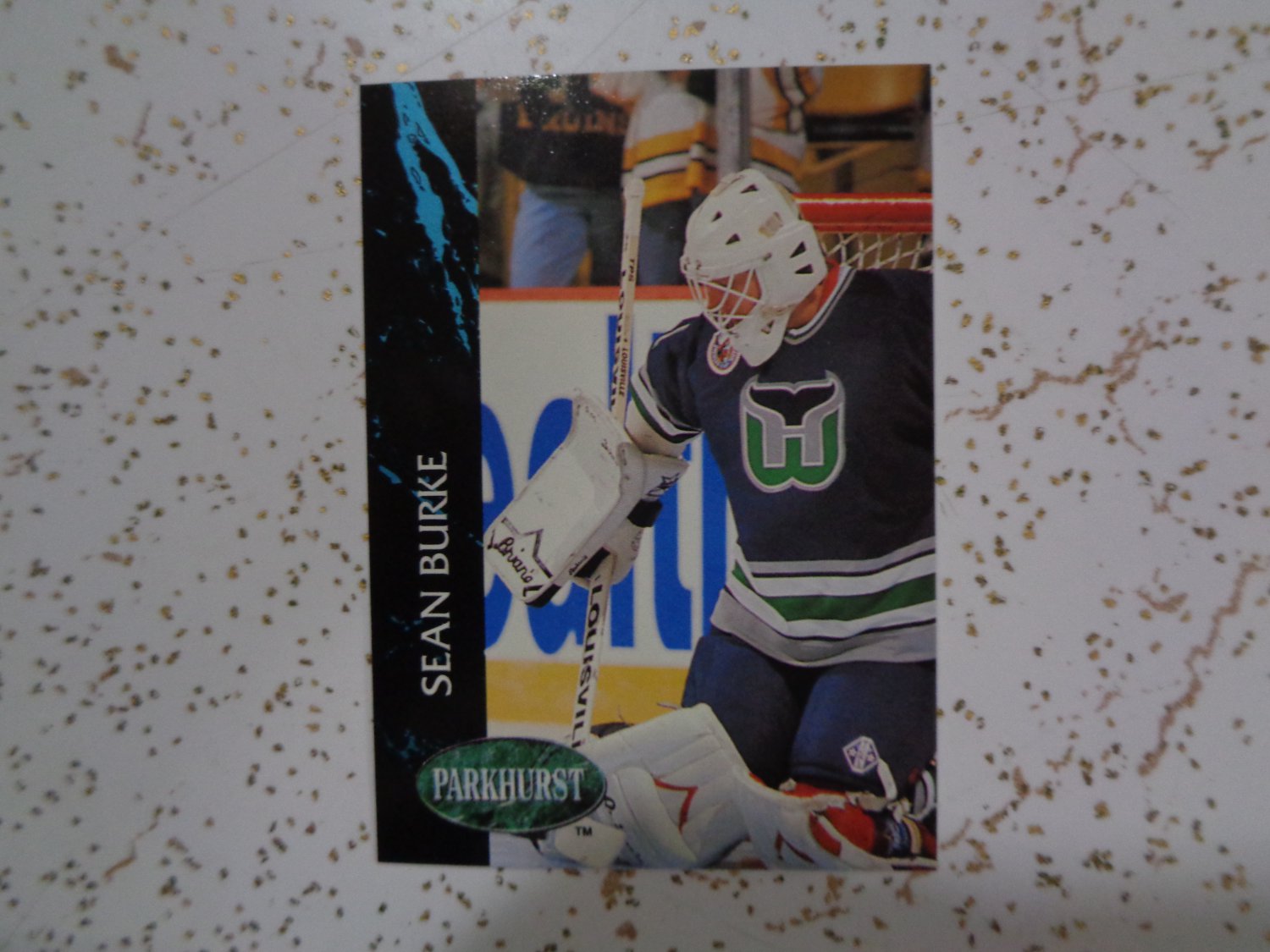 1992-1993 Parkhurst preview card, were randomly inserted in pro set.