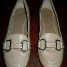 Womens Naturalizer beige tan leather loafers size 6M