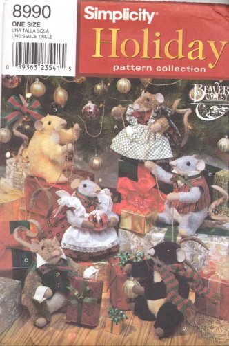 Simplicity Sewing Pattern 8990 Fabric Mice Plus Outfits Uncut and Unused