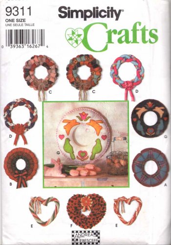Simplicity Sewing Pattern 9311 Classic Holiday Fabric Wreaths Uncut and Unused