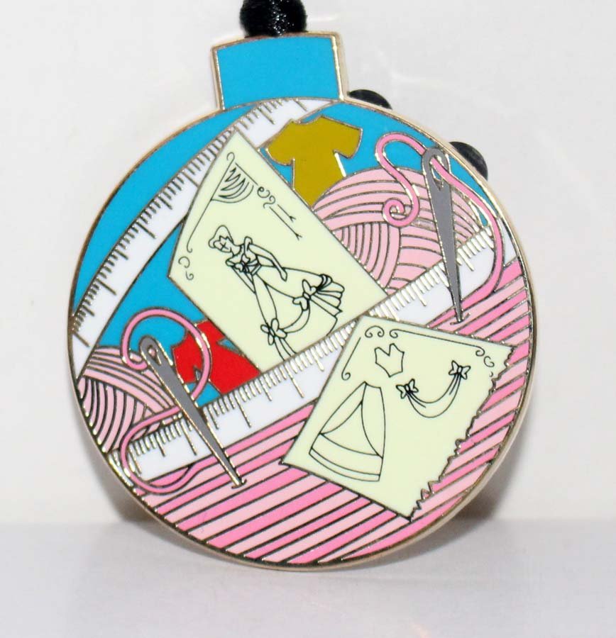 Disney 2020 Advent Calendar Countdown Cinderella Ornament Pin Limited