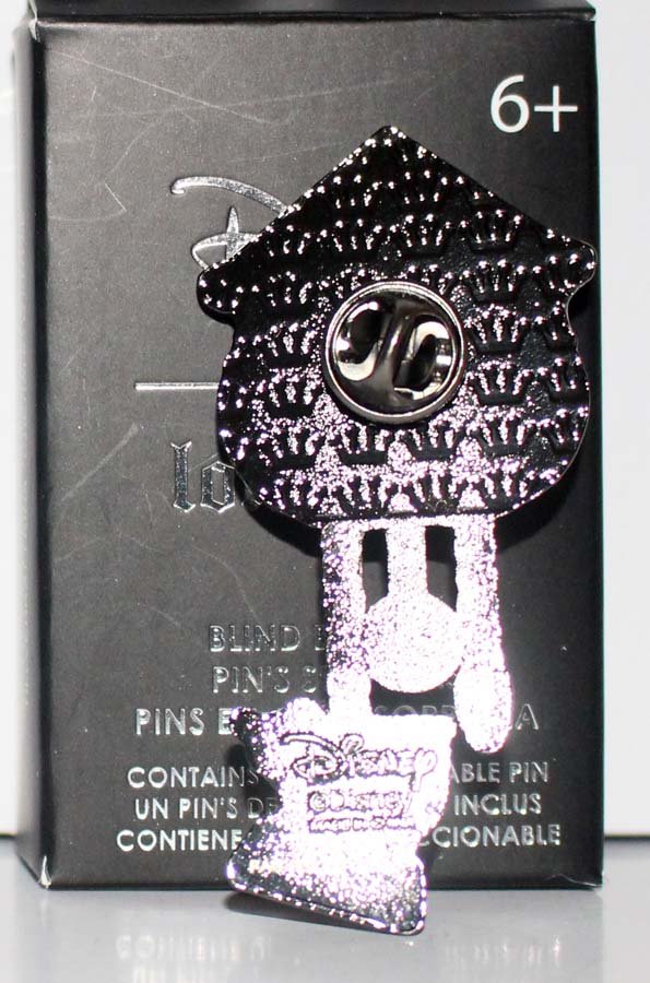 loungefly-disney-pinocchio-cuckoo-clock-blind-box-chaser-pin-pinocchio