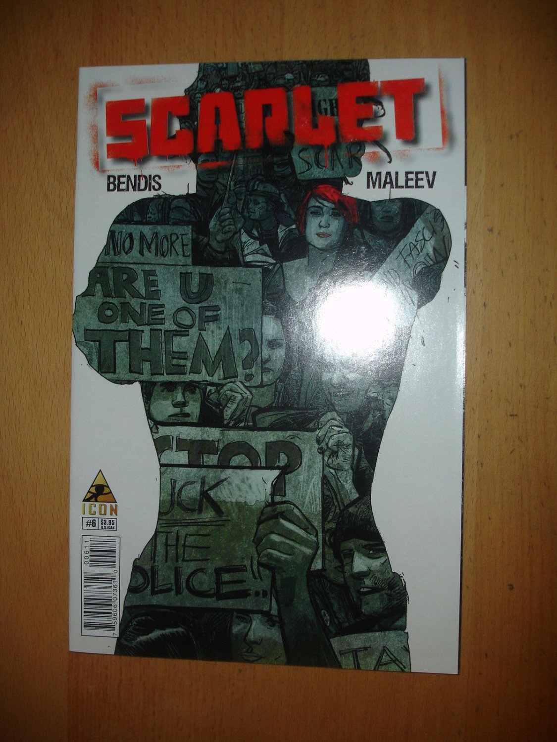 Scarlet #6 Icon / Marvel Bendis
