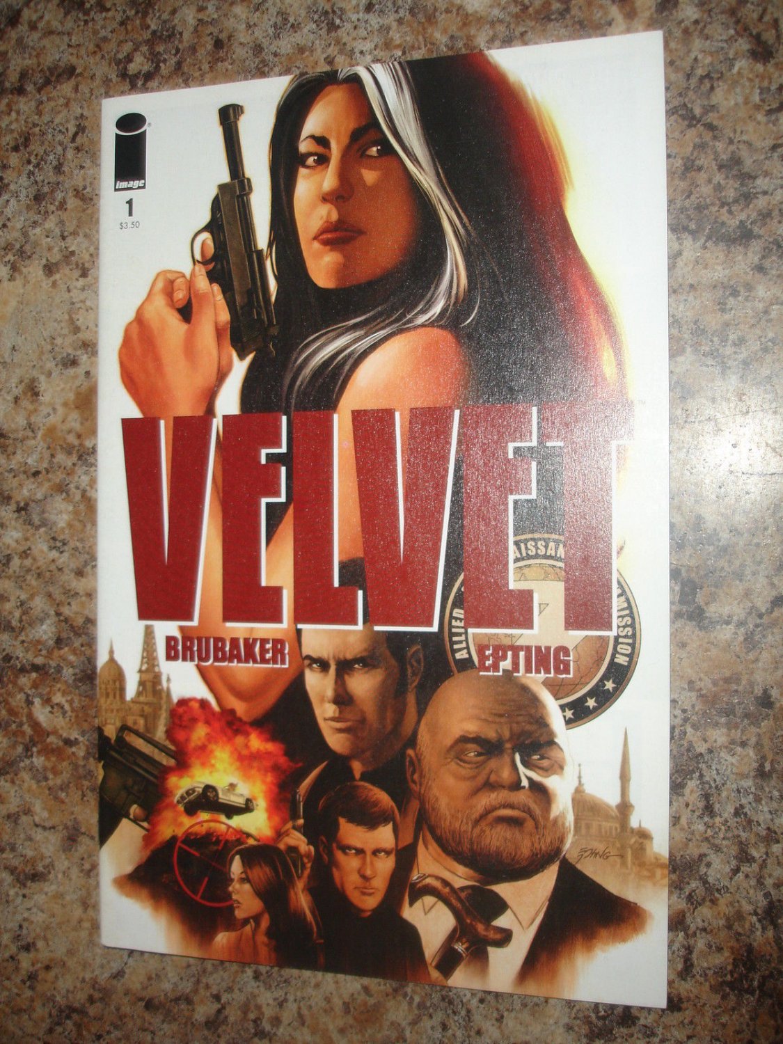 Velvet #1 Image Comics Ed Brubaker Steve Epting