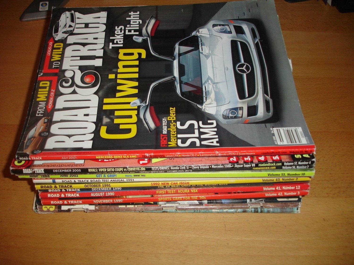 14 Issue Road & Track Magazine Lot