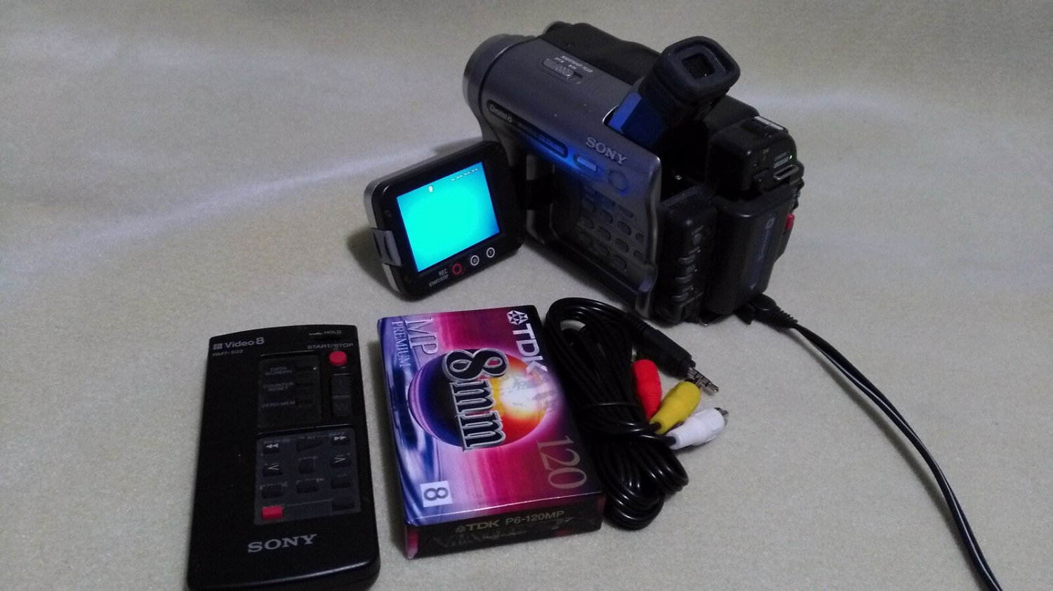 Sony Handycam DCR-TRV318 Digital8 Camcorder Nightshot i.Link USB Streaming