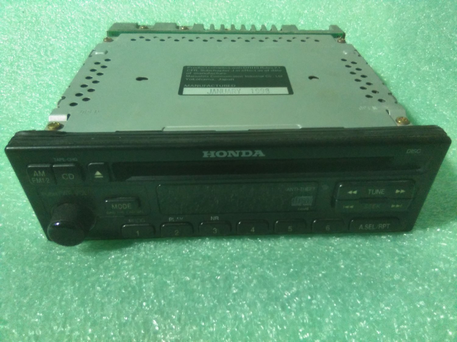 HONDA CRV. 1997-2001 OEM CD/Receiver AM/FM 39100-S10-A000 CQ-JH8710A
